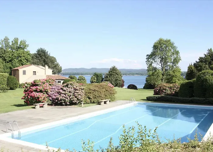 Oasi Lèsia - La Casa sul Lago con Spiaggia privata e piscina vista lago